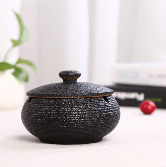 Black Ceramic Windproof Ashtray with Lid